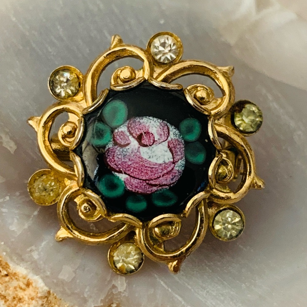 Vintage Floral Golden Filigree Brooch